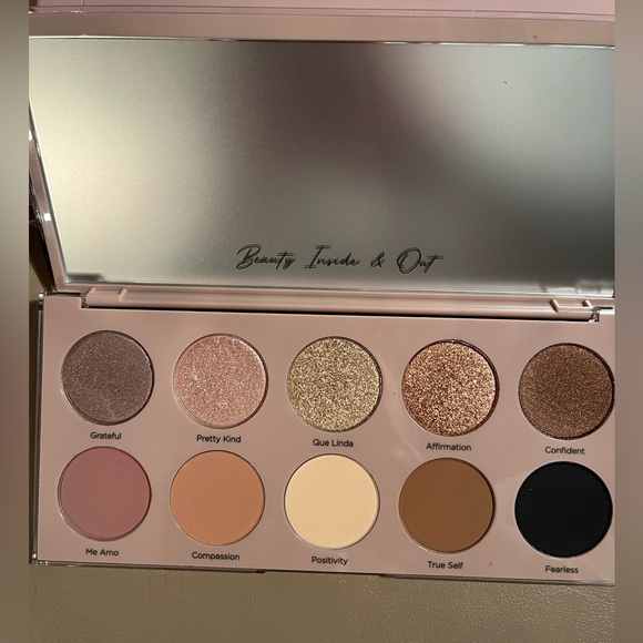 NIB 𝐷𝑜𝑚𝑖𝑛𝑖𝑞𝑢𝑒 𝚎𝚜𝚜𝚎𝚗𝚝𝚒𝚊𝚕𝚜 𝚎𝚢𝚎𝚜𝚑𝚊𝚍𝚘𝚠 𝚙𝚊𝚕𝚕𝚎𝚝 - Picture 7 of 12